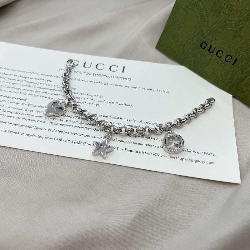 G*u*i bracelets